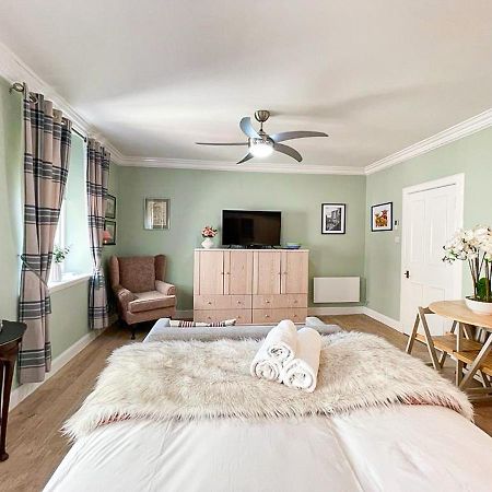 Snug Studio On The Grassmarket, 5Mins From Castle Edimburgo Esterno foto