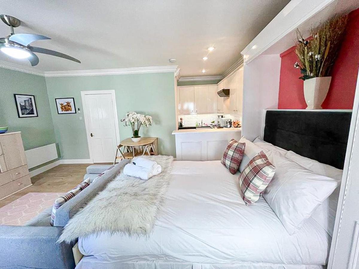 Snug Studio On The Grassmarket, 5Mins From Castle Edimburgo Esterno foto